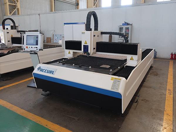 Кина CNC машина 3015 1000w влакна ласерски машина за сечење цена за сечење на цевки